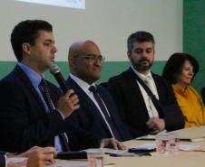 Imagem com foto da abertura do novo curso de defensores públicos e defensoras públicas do Paraná.