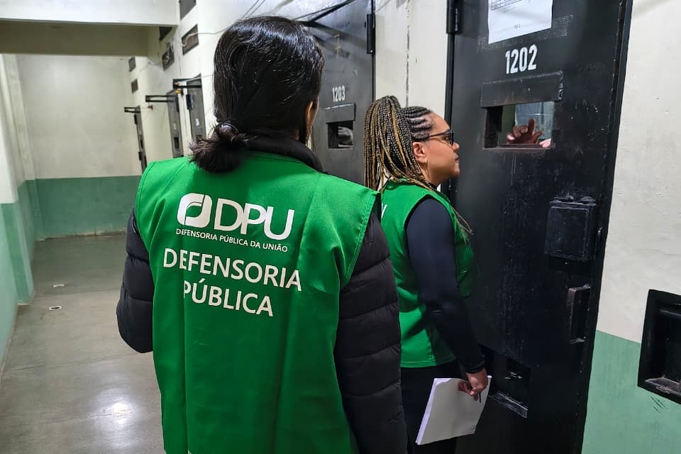 Defensoria da União e do Paraná realizam inspeção em penitenciária de Foz do Iguaçu.
