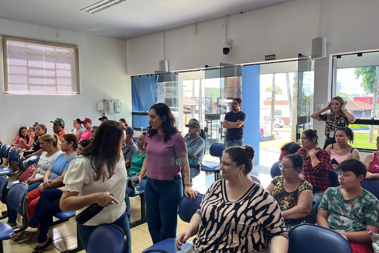 Imagem mostra ampla participação popular no encontro.
