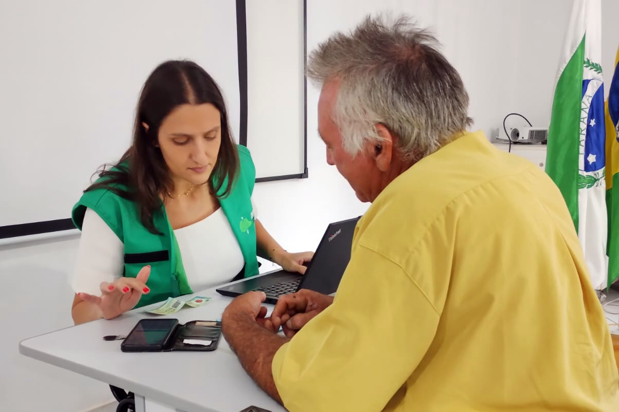 Assistido recebe atendimento da Defensoria Pública em Mutirão em Cerro Azul. 