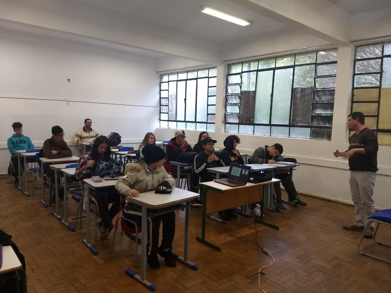 Defensoria trabalha cidadania e educação em direitos com adolescentes em Cornélio Procópio.