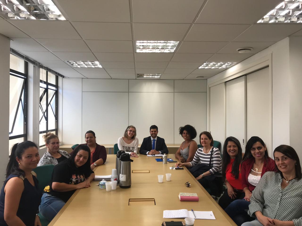 cam realiza reunião com conselhos tutelares de cwb