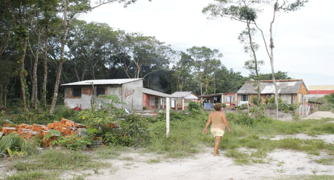 Cinco famílias que residem no Balneário procuraram a Defensoria Pública em Matinhos.