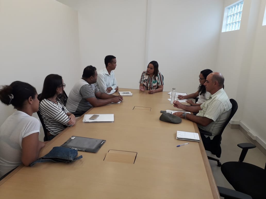 Dra. Olenka Lins, recebeu os vereadores de Colombo e representantes da Ocupação Jardim Jalisco.