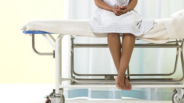 Estado e o Município estão pagando multa diária de 3 mil reais, o que já soma uma quantia que seria suficiente para pagar a cirurgia em estabelecimento particular.