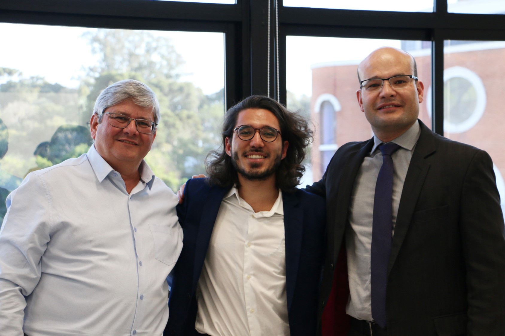 Da esquerda para a direita: o ex-ouvidor-geral externo, Gerson da Silva; o ouvidor-geral externo eleito, Thiago Hoshino; e o defensor público-geral, dr. Eduardo Abraão.