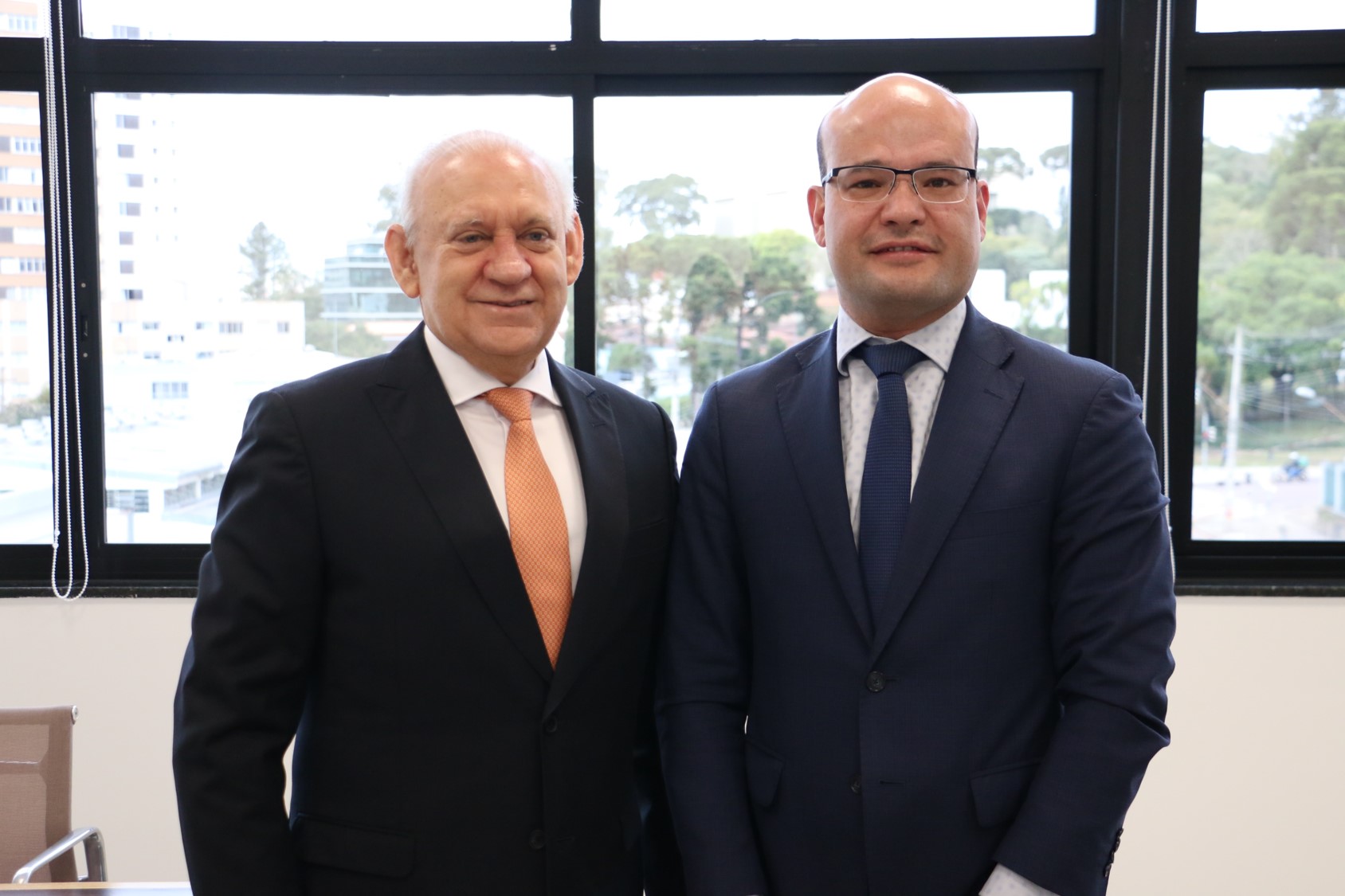 Na ocasião, além de conhecer a Sede Administrativa da Defensoria Pública do Estado, ele recebeu informações acerca do funcionamento da DP em todo o Paraná.