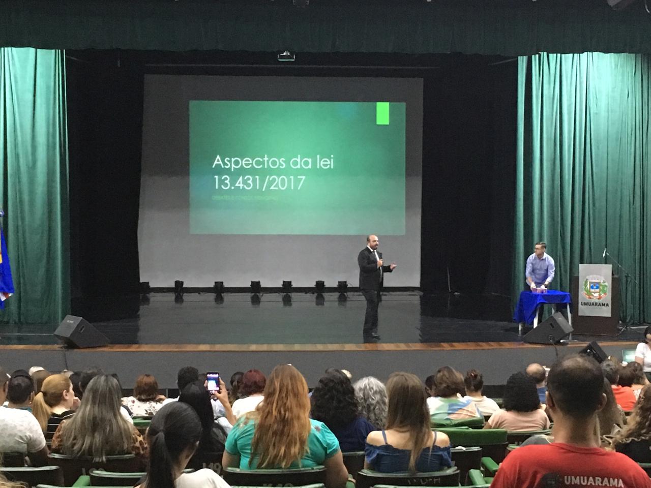 O coordenador do NUDIJ, dr. Marcelo Lucena Diniz, durante sua apresentação.