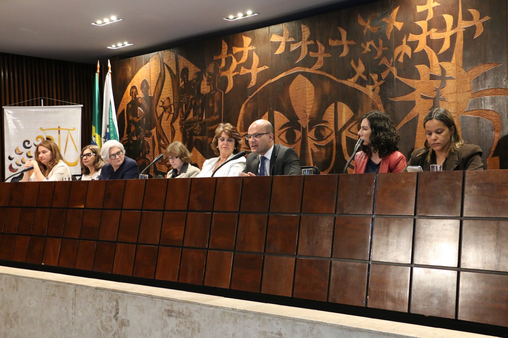Seminário sobre políticas em defesa da mulher marca o Dia Internacional para a eliminação da violência contra a mulher