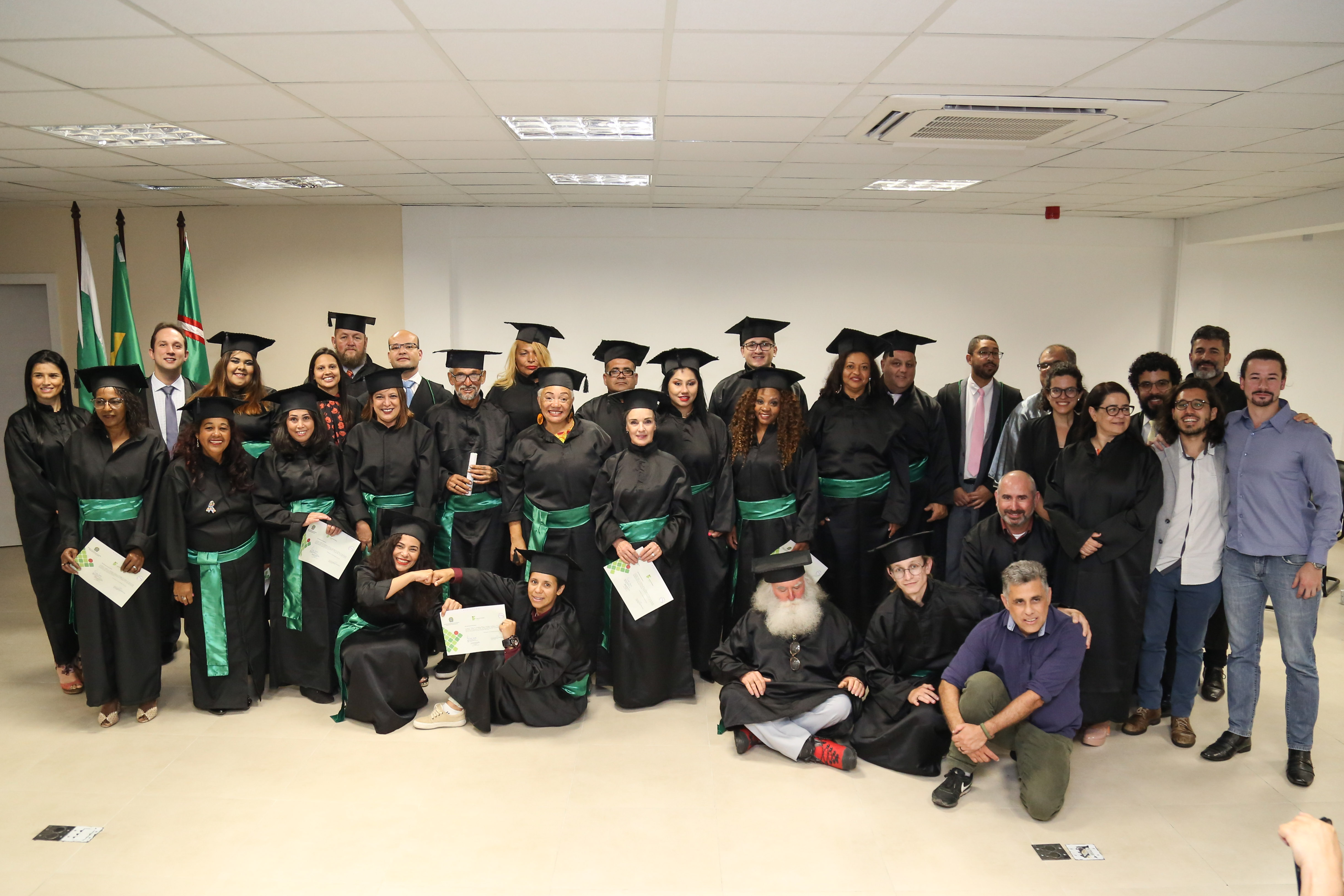 A solenidade teve a presença de autoridades e familiares na segunda turma certificada pelo curso de Defensoras e Defensores Populares.