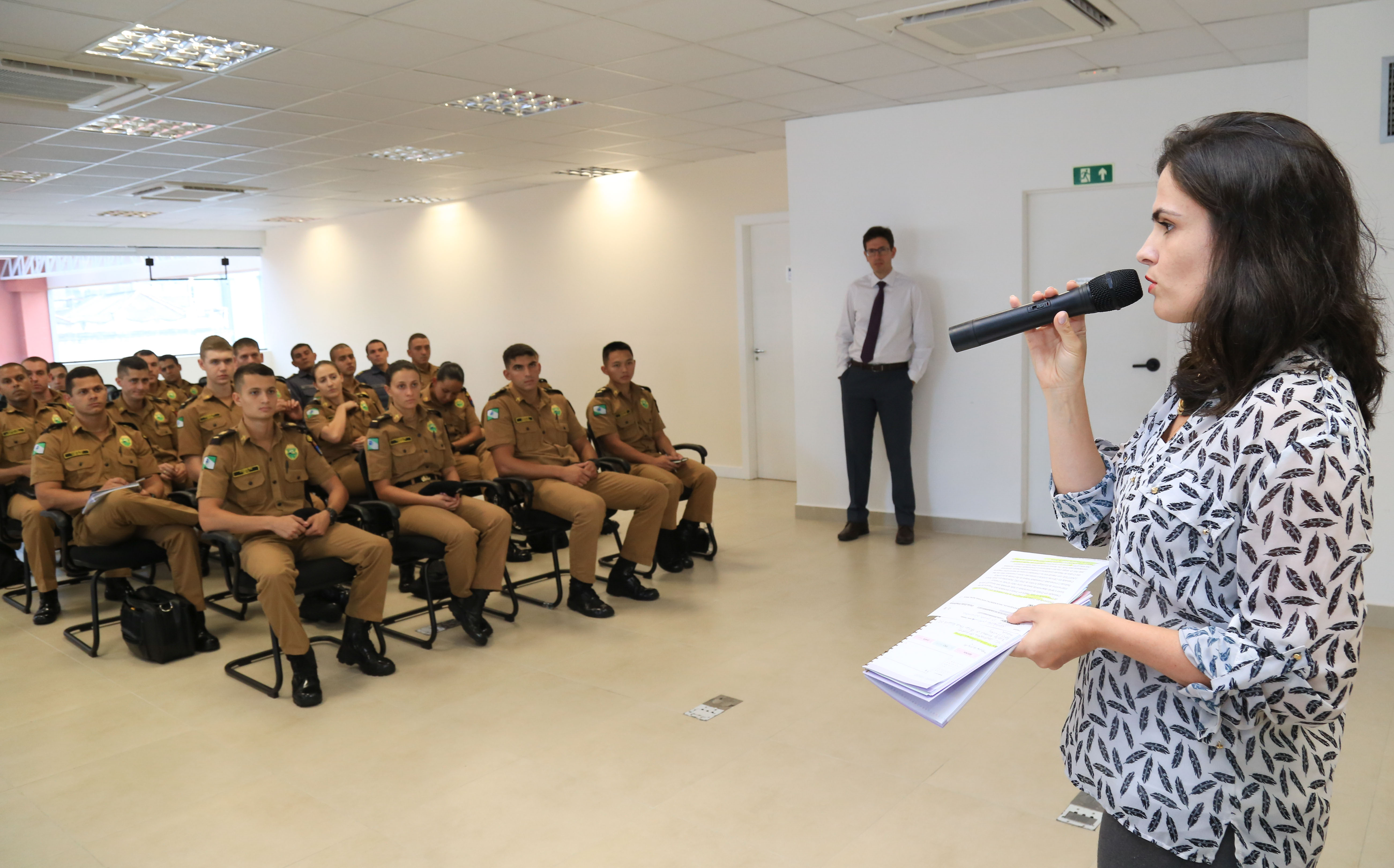 Na última segunda-feira (17), a Escola da Defensoria Pública do Estado do Paraná (EDEPAR) realizou o Curso de capacitação de Policiais Militares em formação na sede central da Defensoria Pública.