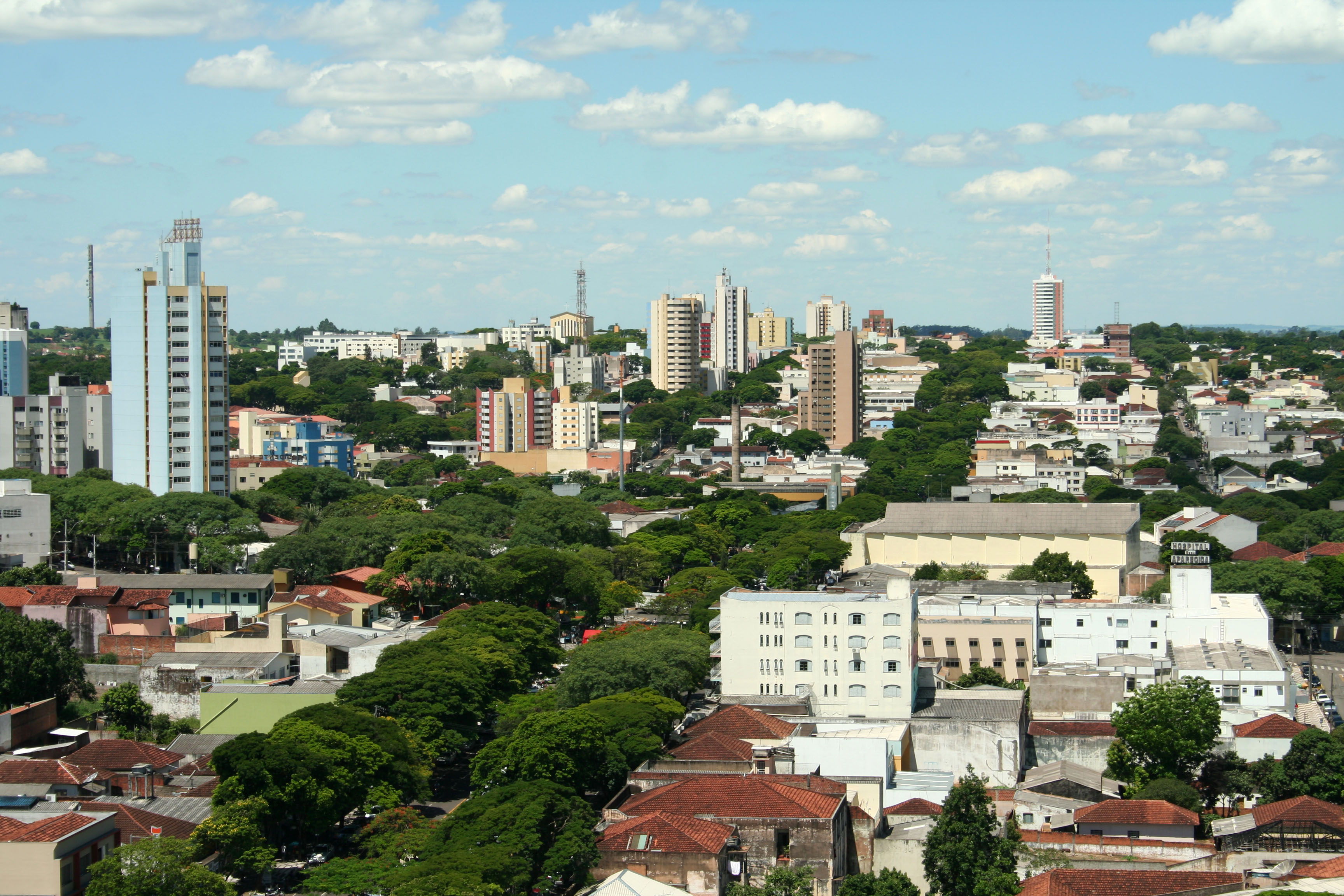 DPE-PR obtém liminar no Tribunal de Justiça suspendendo decreto da Prefeitura de Umuarama que permitia a abertura do comércio.