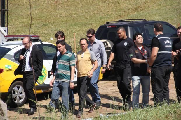 Desde ontem, quando a rebelião começou, por volta das 6h30 da manhã, os defensores lotados em Cascavel, Marcelo Lucena Diniz e Lucas de Castro Campos participam das negociações ao lado da Polícia Militar, representantes da Secretaria de Justiça e OAB-PR.
