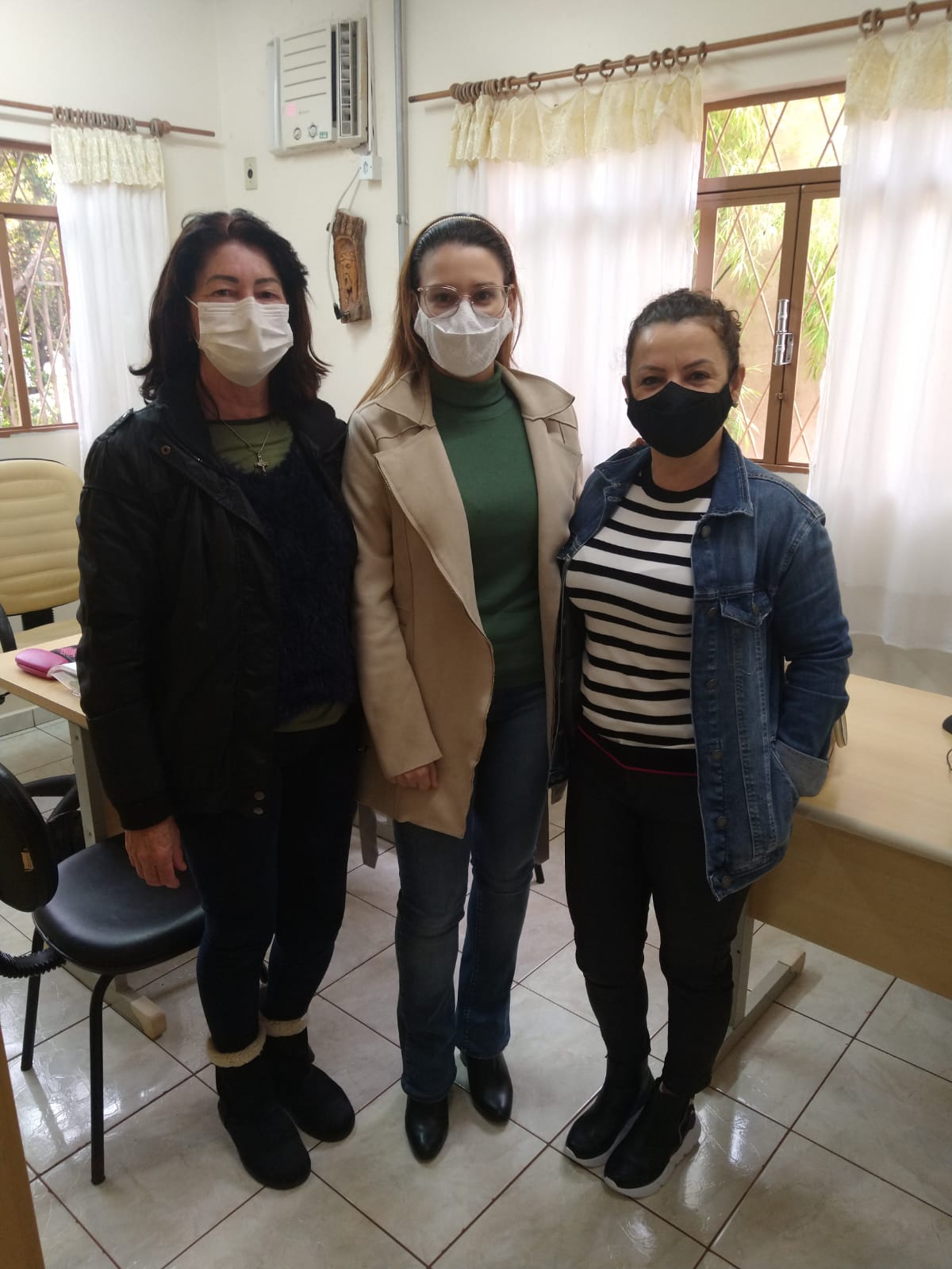 DPE-PR visita abrigo Vanussa Covatti
