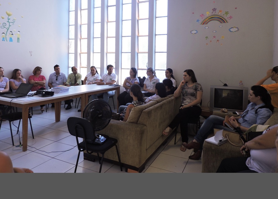 Justiça e prefeitura debatem acolhimento institucional em Umuarama.