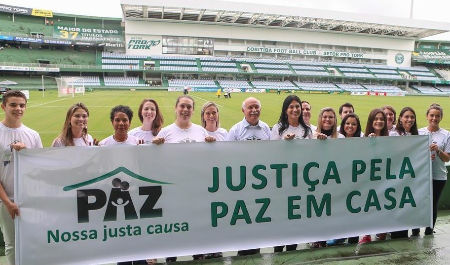 Ato realizado no Couto Pereira, em Curitiba, contou com a presença de representantes do TJ, Ministério Público, Defensoria e OAB.