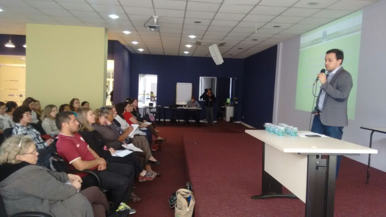 O tema da palestra do defensor Lauro Gondim foi o papel da Defensoria Pública do Estado do Paraná na área da Infância e Juventude.