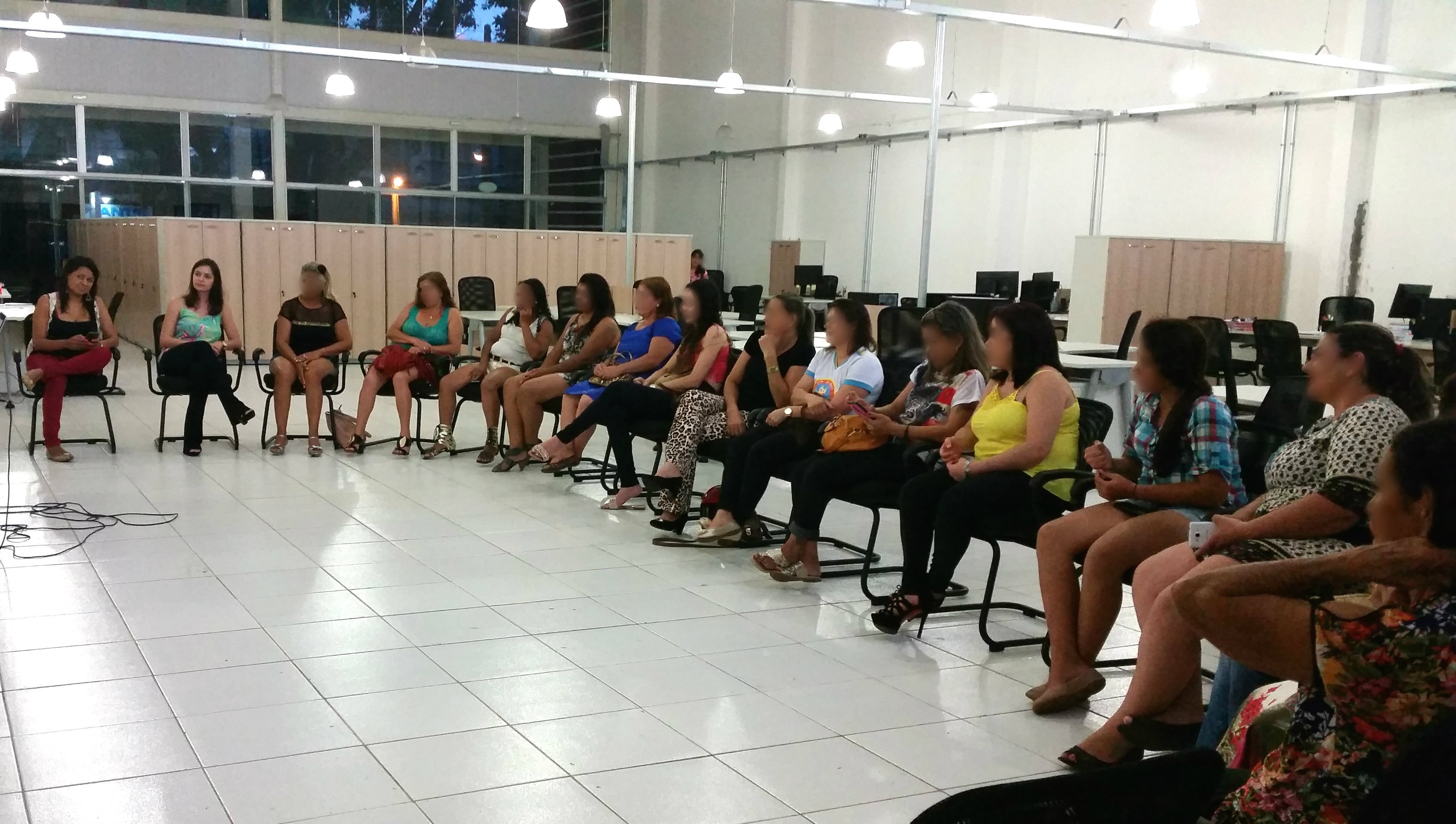 O Grupo de Mulheres em Situação de Violência Doméstica se reúne quinzenalmente na sede da Defensoria Pública do Paraná em Cianorte, no Noroeste do estado.