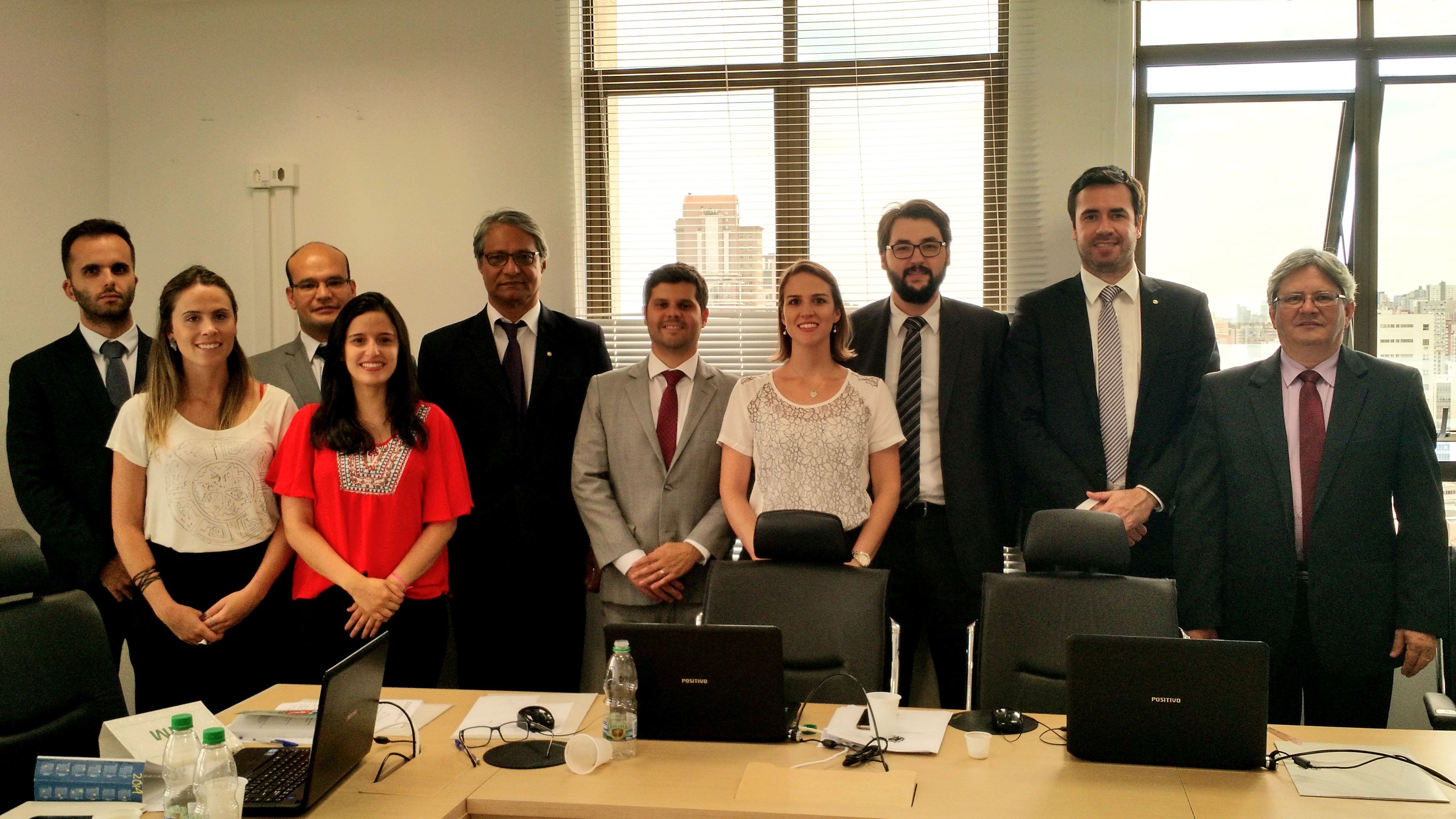 Integrantes do Conselho Superior da Defensoria Pública do Paraná, que se reuniram nesta quinta-feira (14) em Curitiba.
