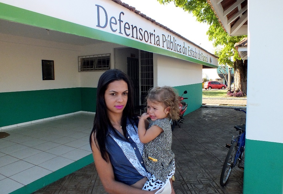 A dona de casa Jéssica Mayara Gomes, de 23 anos, procurou a Defensoria para tentar matricular a filha, de apenas 2 anos, em uma creche do município.