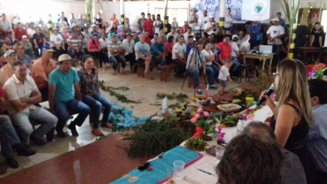 Durante o encontro, os atingidos pela construção da usina relataram sua situação e reclamaram da intransigência do consórcio dono da obra em relação ao pagamento de indenizações apropriadas e de não oferecer uma área adequada para o reassentamento dos moradores.