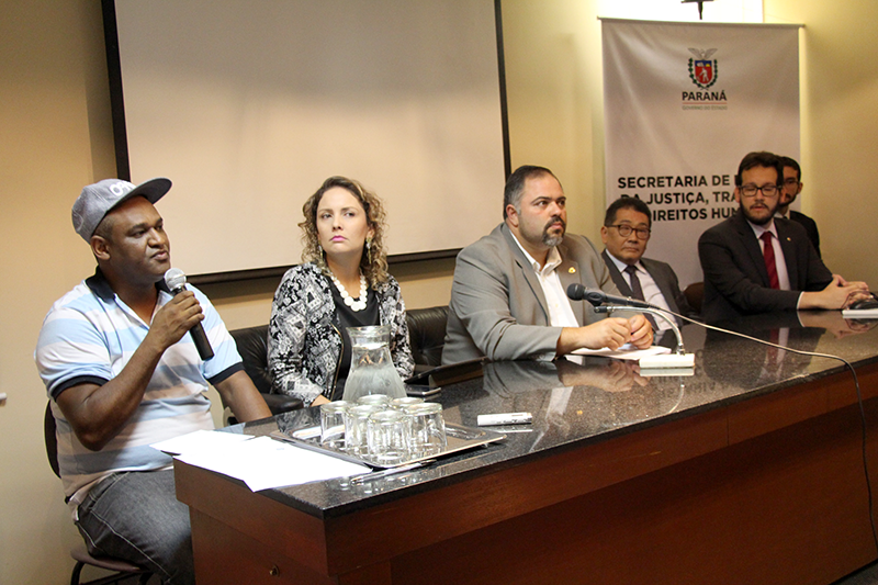 A solenidade de posse contou com a presença de diversos representantes de instituições governamentais e da sociedade civil.