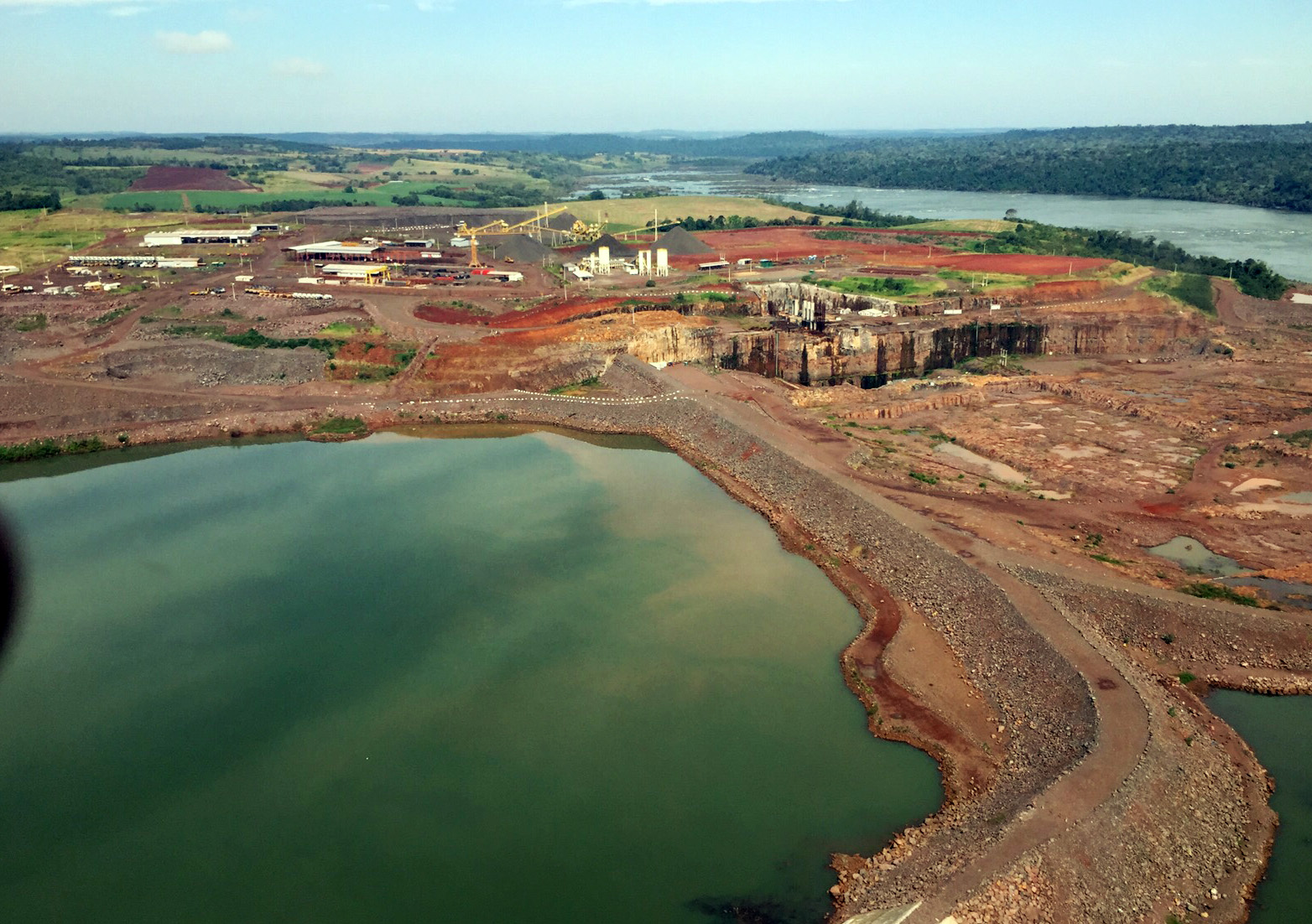 A comissão tem por objetivo garantir o cumprimento das condicionantes referentes aos impactos socioambientais da construção do empreendimento, que será erguido no leito do Rio Iguaçu, entre os municípios de Capitão Leônidas Marques e Capanema.
