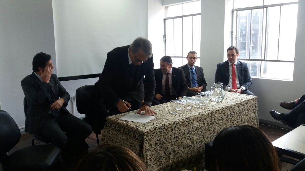 Defensoria assina protocolo com foco na garantia de direitos a refugiados.
