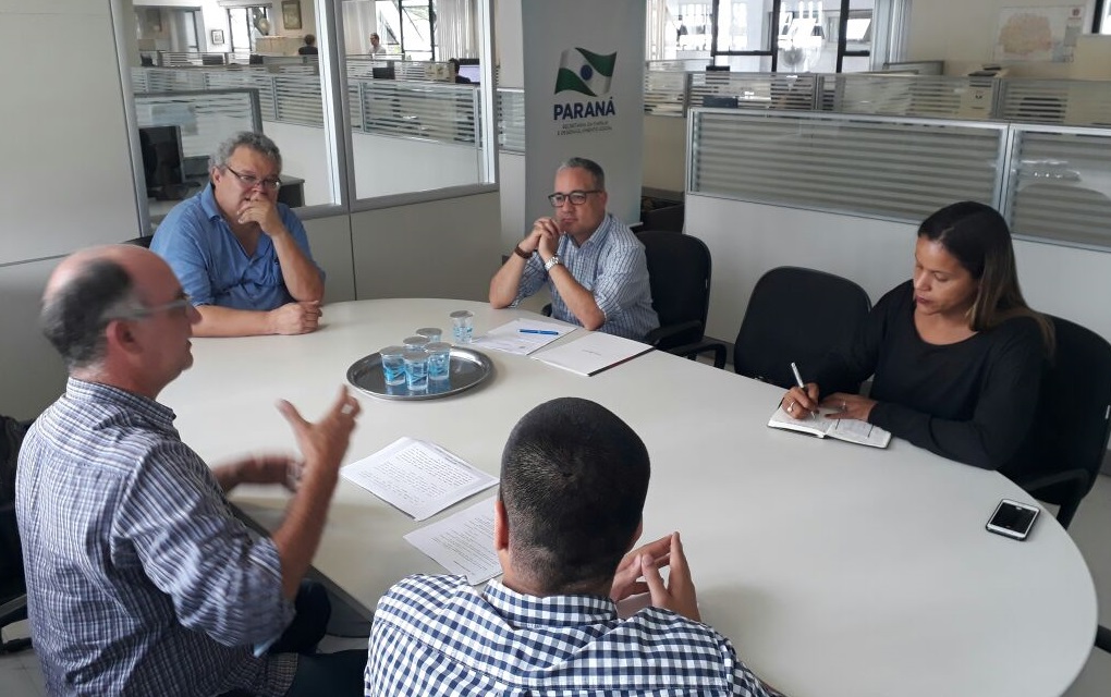 Estiveram presentes no encontro o assessor especial para assuntos fundiários do governo do estado, Hamilton Serighelli, além de representantes de empresas sociais de regularização fundiária.