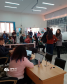 Imagem que mostra diversas pessoas aguardando atendimento na Câmara Municipal de Itapejara D'Oeste.