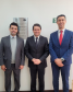 Imagem do Defensor Público-Geral, André Giamberardino junto de autoridades locais ao lado da placa de inauguração da nova sede em Apaucarana.