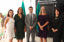 Imagem do defensor-geral André Giamberardino com a coordenadora-geral de acesso à justiça e redução de litigiosidade do Ministério da Justiça, Kelen Cristina de Oliveira, a subdefensora-geral Olenka Lins e Silva, a presidenta da Adepar, Jeniffer Scheffer, e a subcorregedora-geral da DPE-PR, Josiane Fruet Bettini Lupion.