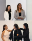 Imagem em formato de colagem, na imagem acima, uma foto destacando a nova Defensora Pública Mariane Guimarães acompanhada da Primeira Subdefensora Pública-Geral Olenka Lins, logo na imagem abaixo, uma foto da Defensora recebendo sua beca com o conforto de sua mãe e de sua noiva. 