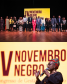 Duas fotos coloridas sobre postas. Na de cima se vê as autoridades posando ao fim do evento e na debaixo uma mulher negra discursando.