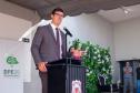 Defensor Público Pedro Bruzzi discursa durante o casamento. 