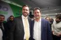 Doutor Mateus Munhoz posa ao lado do Governador Ratinho Júnior. Serviços da Defensoria poderão ser acessados nas unidades do Poupa Tempo.