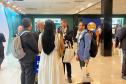 Participantes do Expojud 2025 conversam entre as palestras. 