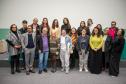Representantes da Rede de Apoio aos Egressos posa para foto ao fim do sexto encontro. 