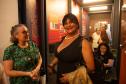 Natasha, uma das pessoas que compartilhou sua história no filme, chega à Cinemateca. 