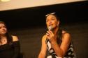 Karol Nascimento fala aos presentes no lançamento do documentário Mil Nomes.