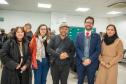O Defensor Público Antonio Vitor Barbosa de Almeida posa ao lado de lideranças do Movimento Pop Rua. Ele é o coordenador do Núcleo da Cidadania e Direitos Humanos da Defensoria Pública do Estado do Paraná. 