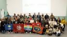 Imagem mostra todos os participantes juntos ao fim do evento. 