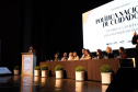 Evento realizado no Guairinha sobre a Política Nacional de Cuidados.