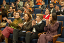 Público presente aplaude falas das autoridades. 