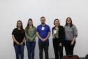 Na imagem temos os participantes da mesa Análise Socioeconômica, as Assistentes Sociais do CAM Ponta Grossa, Ana Letícia de França e Evelyn Soares,  o mediador e Psicólogo do CAM Francisco Beltrão João Paulo Howeler, Maria Isabel e Taísa de Oliveira, ambas Assistentes Sociais do CAM Curitiba.