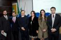A partir da esquerda: Roberto Di Benedetto (Coordenador do Curso de Direito da UP), Bruno de Almeida Passadore (defensor público), José Pio Martins (Reitor da UP), Josiane Fruet Bettini Lupion (defensora pública-geral), Thais Lunardi (Coordenadora do Núcleo de Prática Jurídica da UP) e André Giamberardino (subdefensor público-geral). 