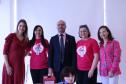 Da direita para a esquerda: a coordenadora do NUDEM, dra. Eliana Lopes, a voluntária do AAMA, Daniele Banzzatto, o defensor público-geral, dr. Eduardo Abraão, a presidente do AAMA, Macarcy de Fátima Bernardini Engelbert e a assistente social da EDEPAR, Gabriele Rezende.