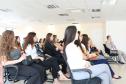 Alunas e alunos da PUCPR Toledo durante a fala do defensor público dr. Erick Lé Palazzi Ferreira.