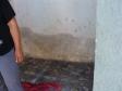 Moradores indicam nível atingido pela água