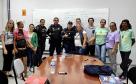 São mães, país, avós e vizinhas (os) que saem do curso com a responsabilidade de serem agentes transformadoras(es) nos lugares onde vivem.

